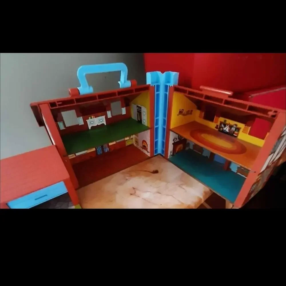 Vintage Fisher-Price fold up dollhouse